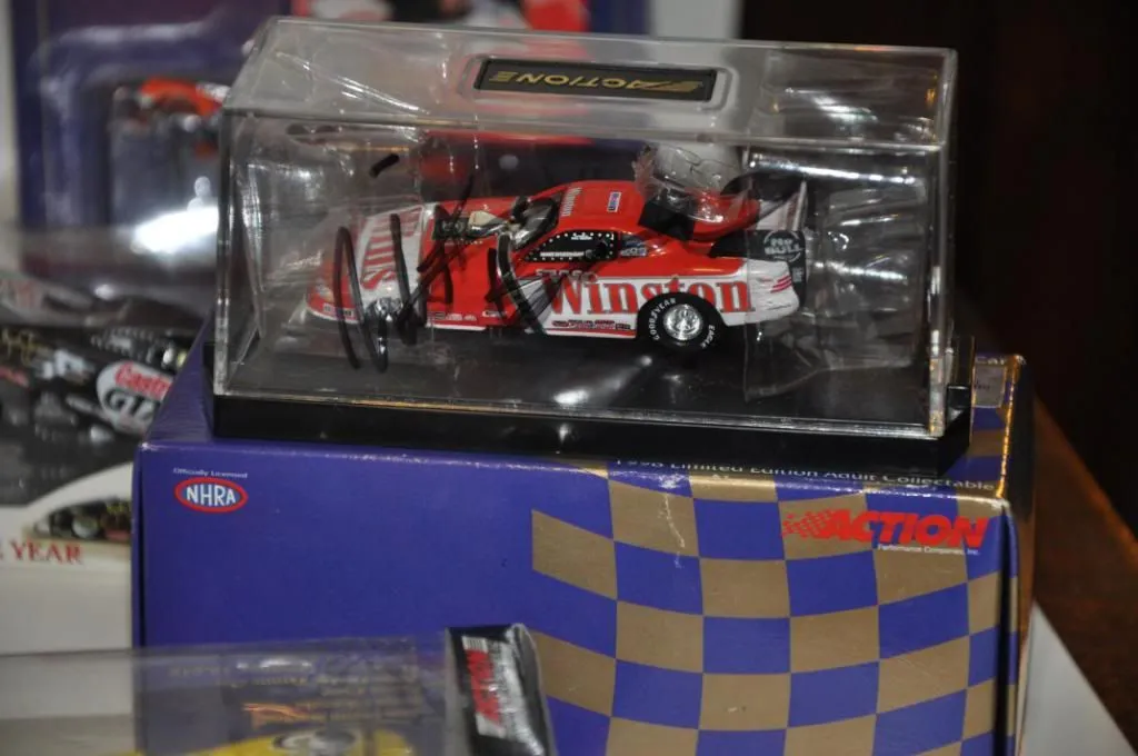 44750 hot wheels drag racing car