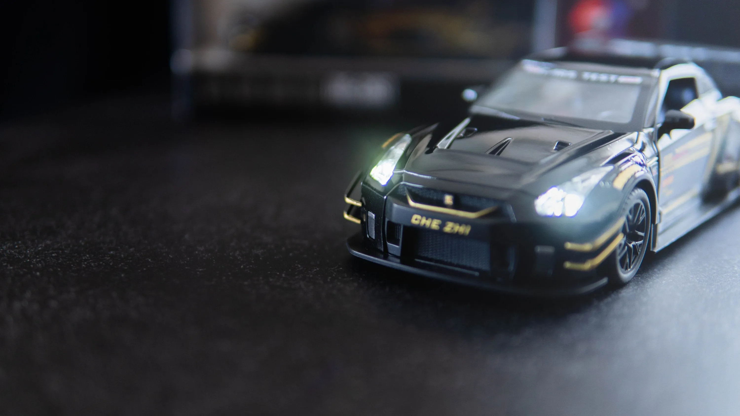 44756 diecast nissan gtr r35 exterior detail
