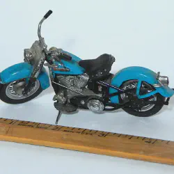 /img/44766-harley-diecast-motorcycles-display.webp
