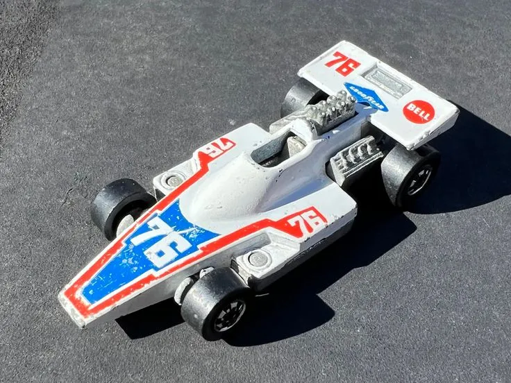 44770 surtees ts11 diecast