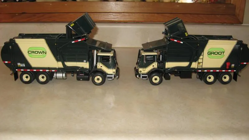 44779 mack granite diecast