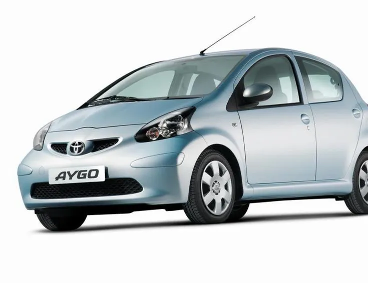 /img/44792-aygo-diecast-model-cleaning.webp