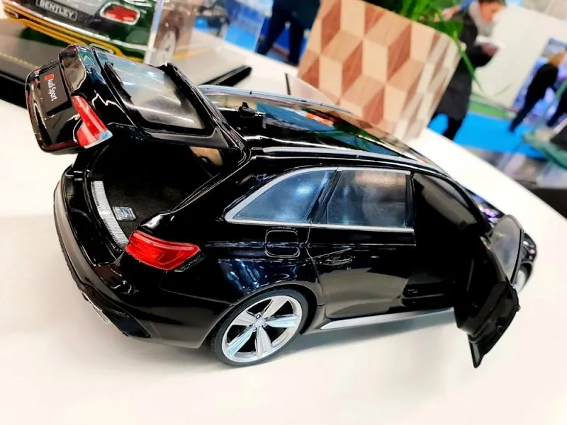 44802 audi rs6 avant model