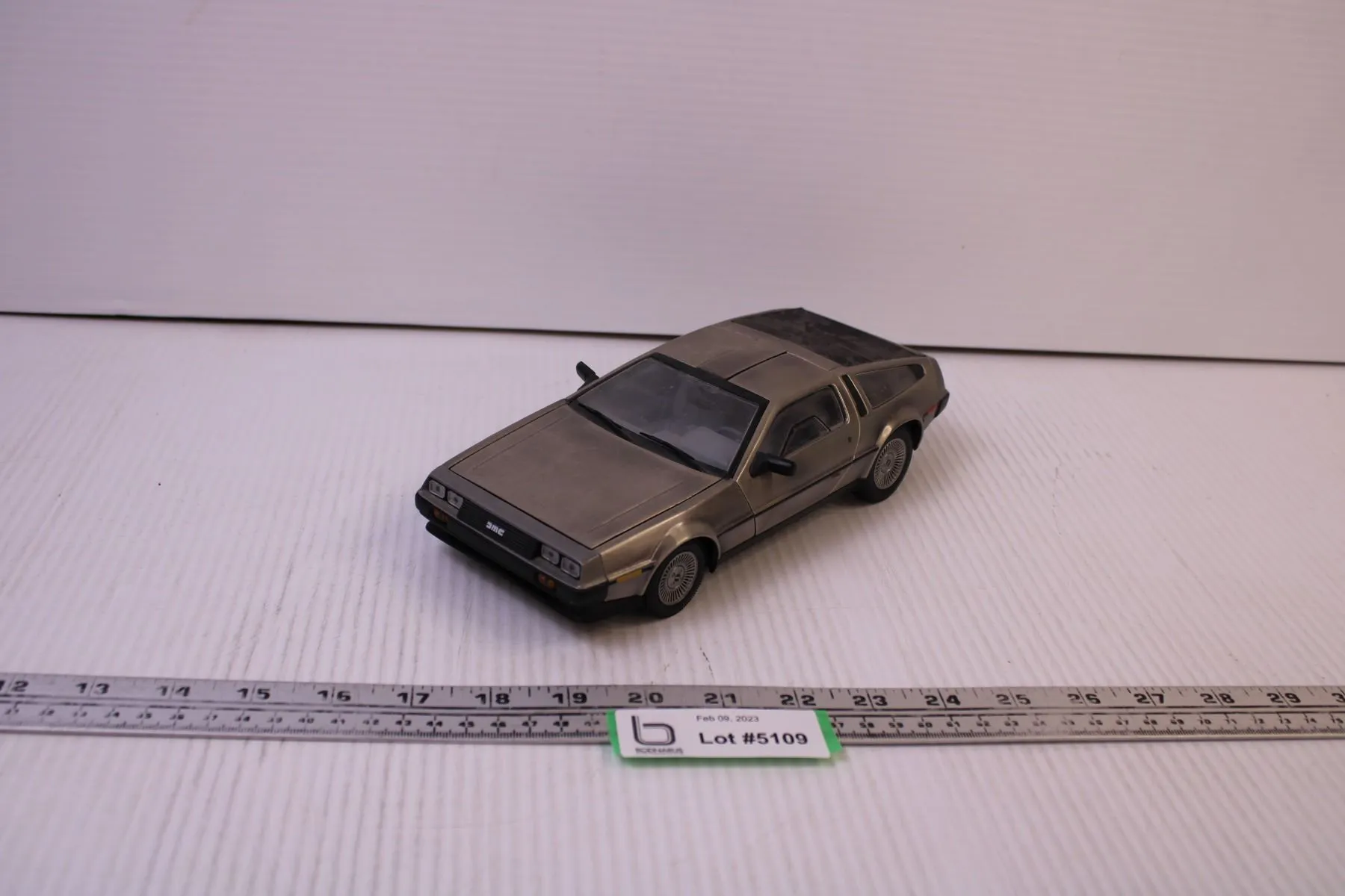 44806 diecast delorean 1 8 materials