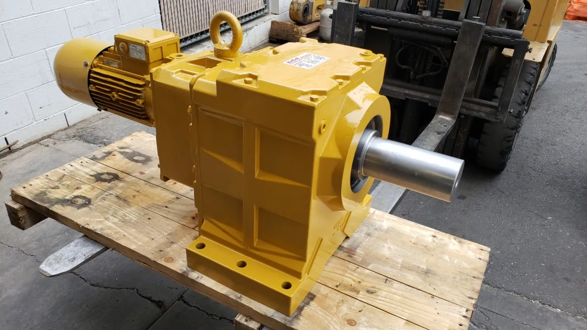 44812 caterpillar 7495 diecast design