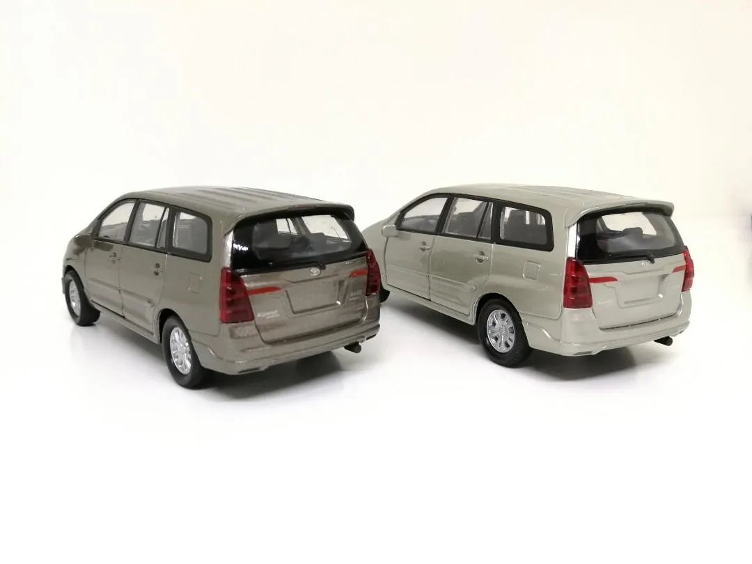 44821 diecast innova display