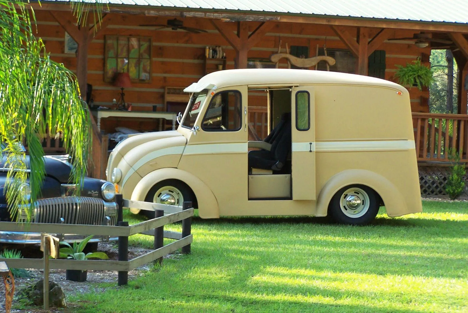 44827 divco diecast models