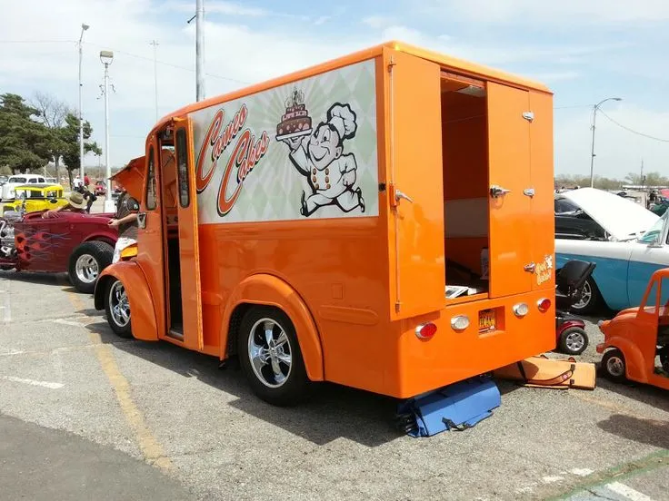 44827 divco truck collecting