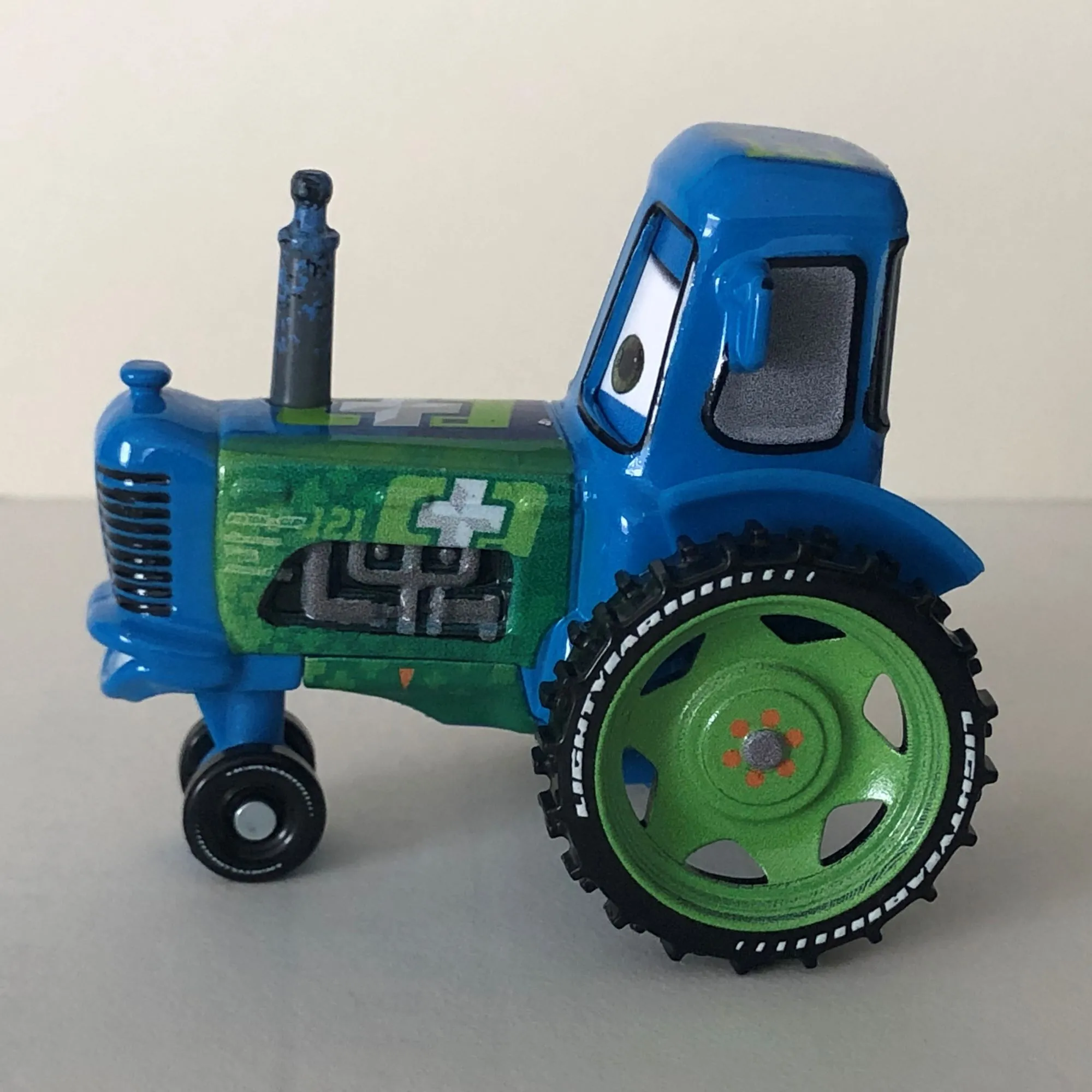 44829 cars 3 clutch aid diecast collection