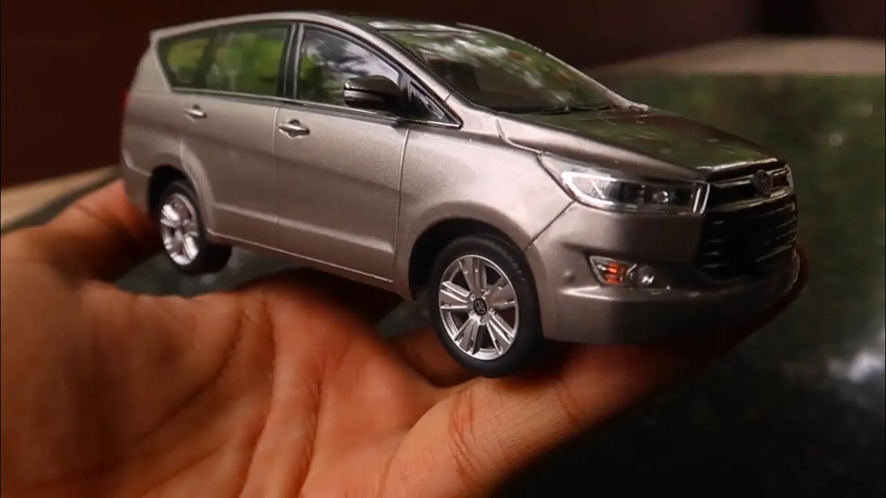 44856 innova crysta diecast model color