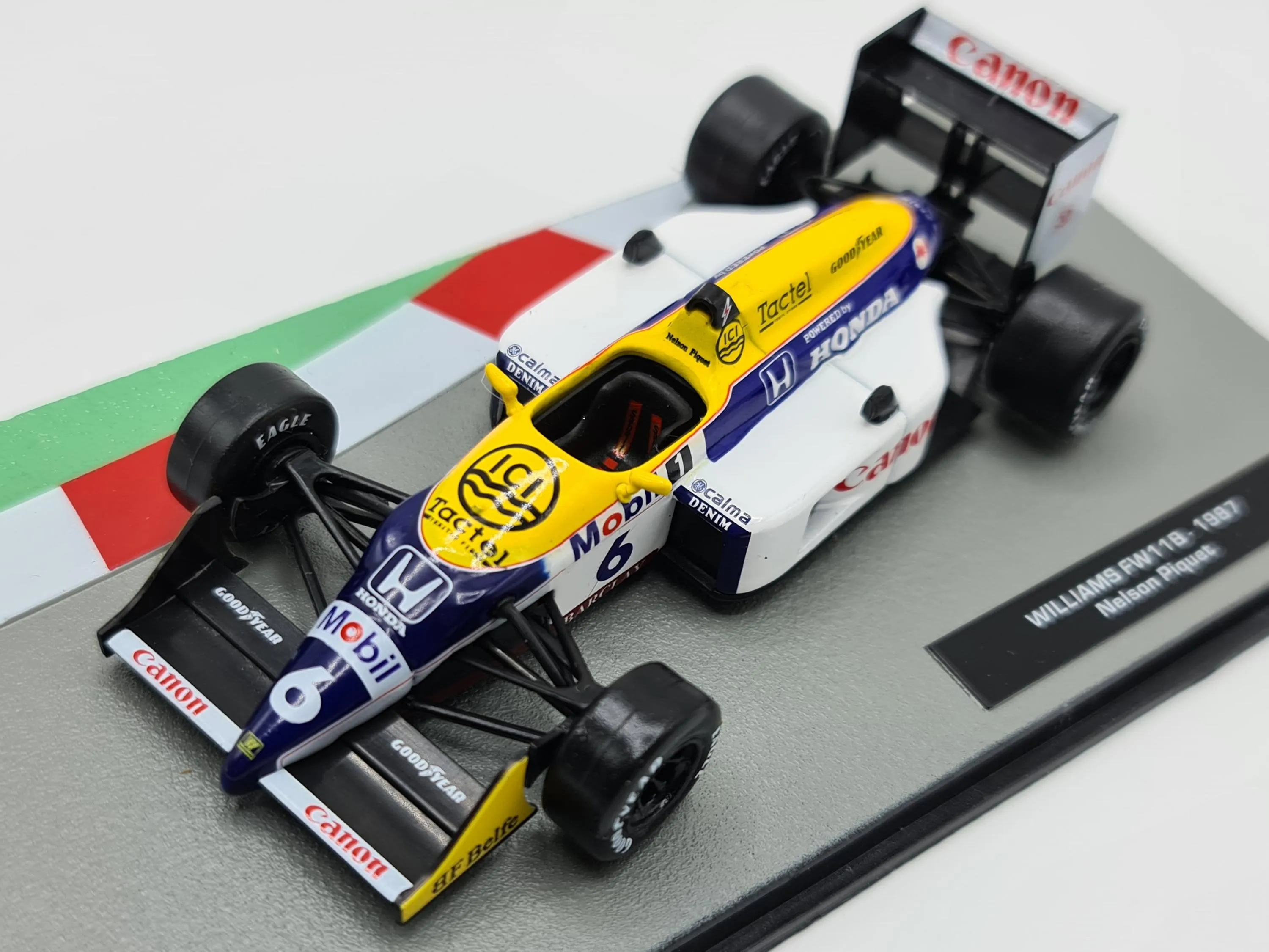 /img/44878-tarmac-works-f1-diecast.webp