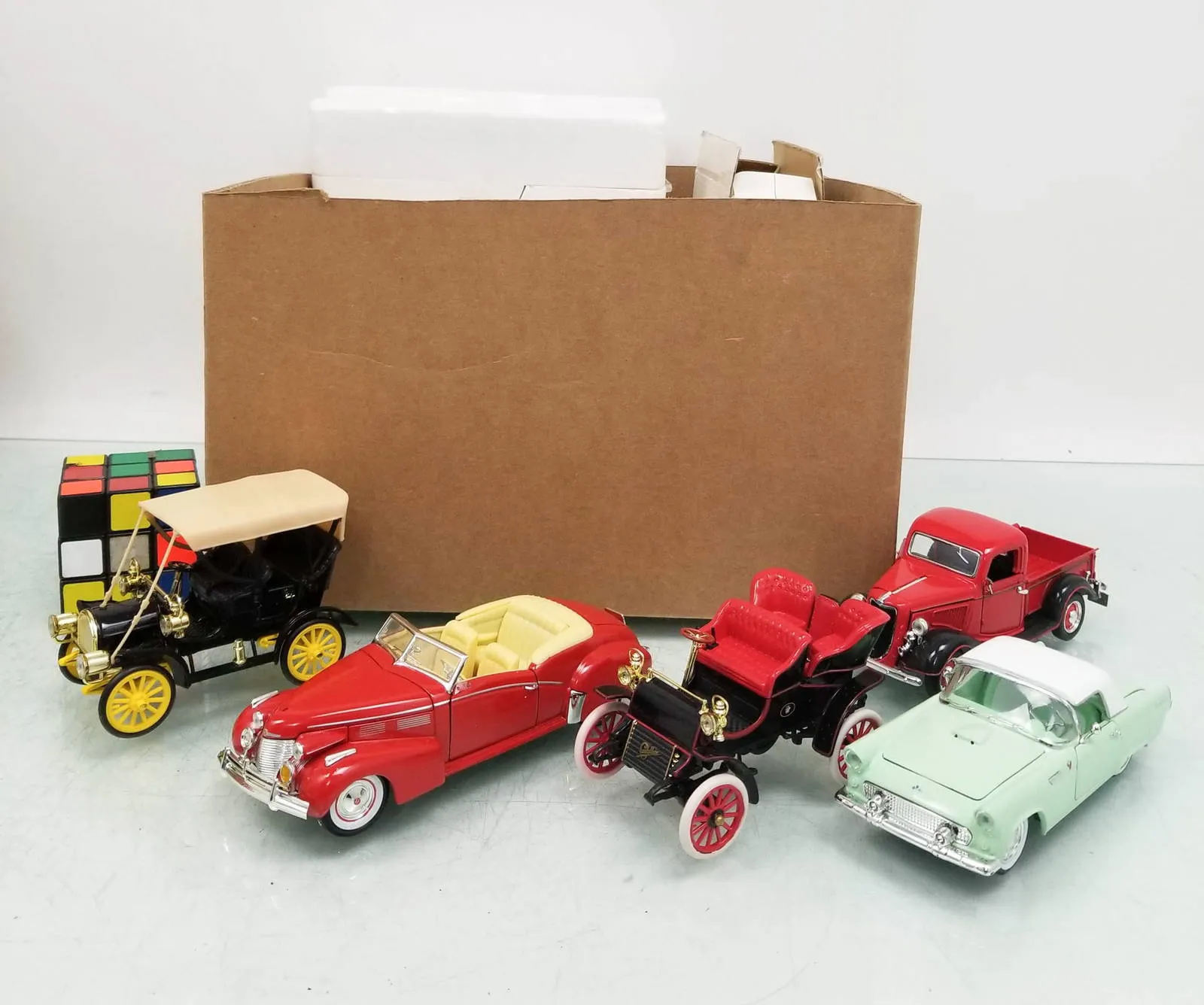 /img/44887-diecast-car-collection-storage.webp