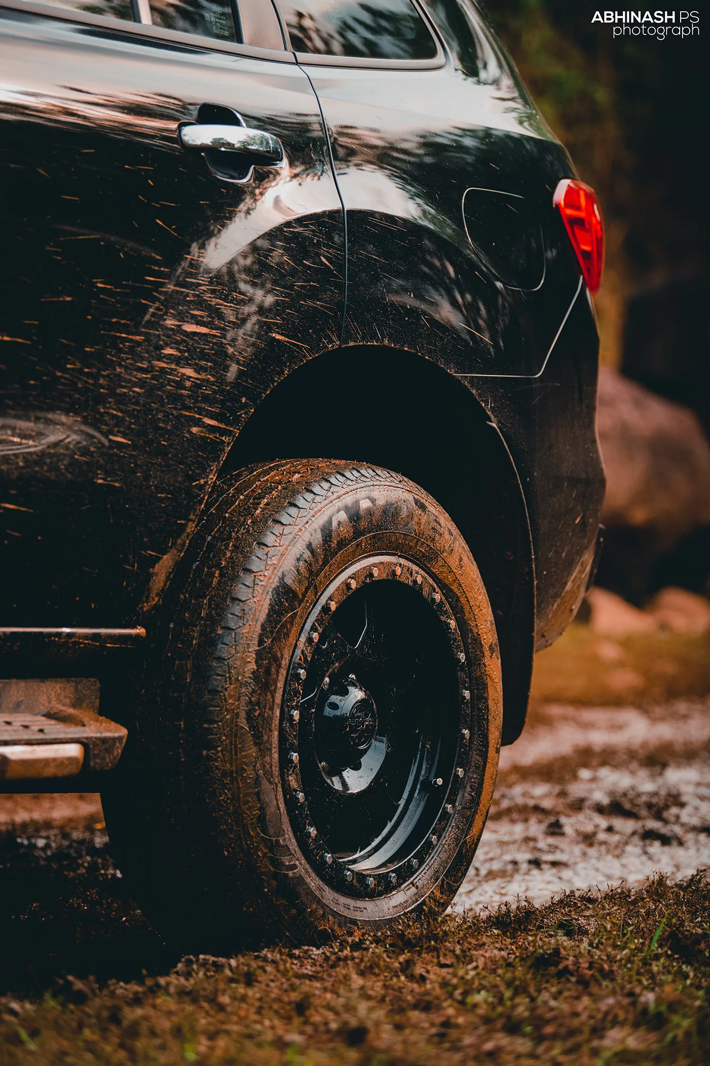 44898 ford endeavour diecast brand