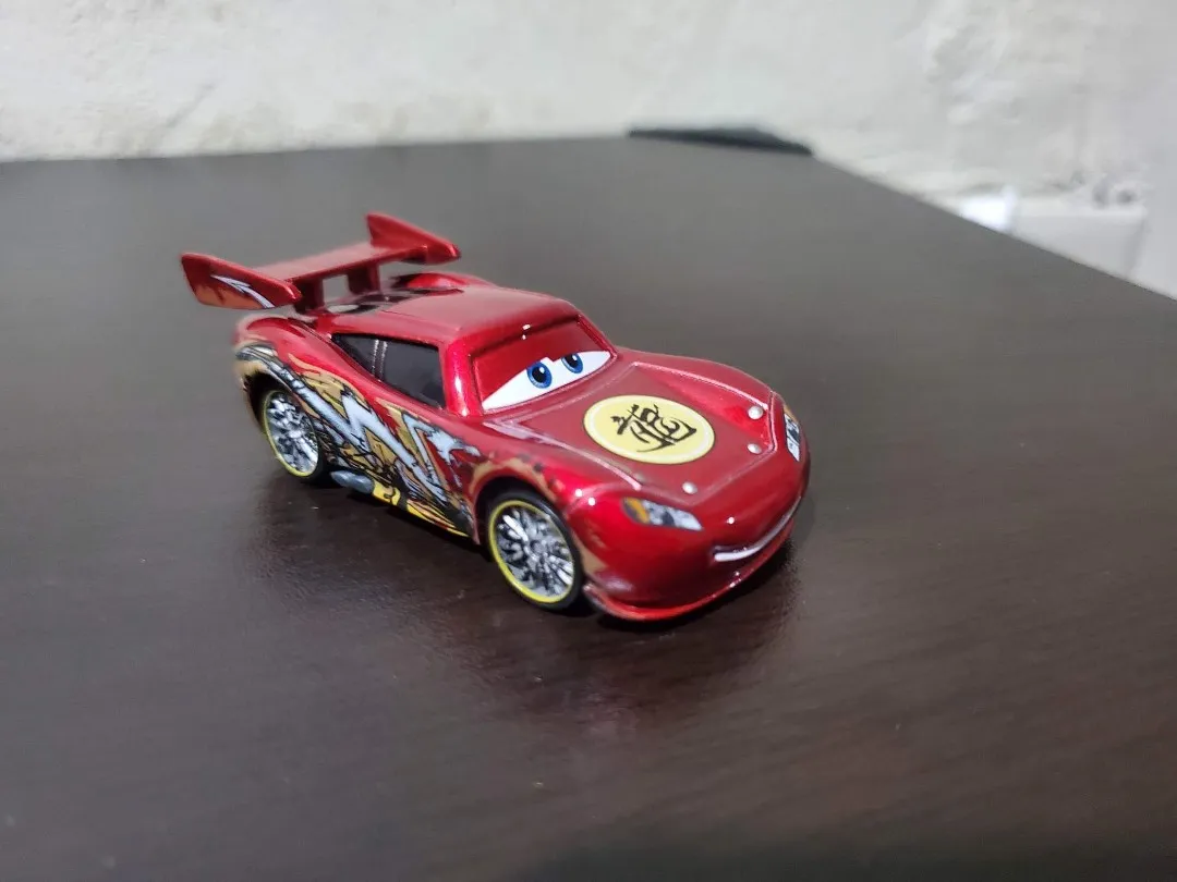 /img/44943-authentic-disney-cars-diecast.webp
