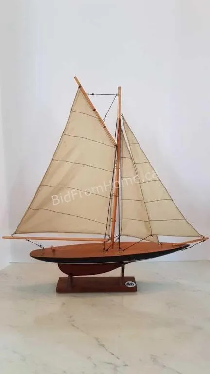 44944 model sailboat painting