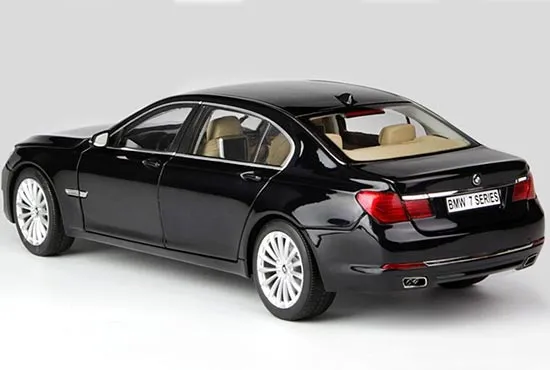 44966 bmw 750 diecast models hero