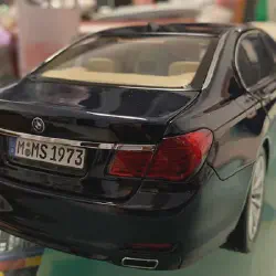 /img/44966-displaying-bmw-diecast.webp