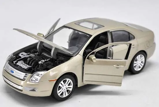 44972 greenlight ford fusion diecast