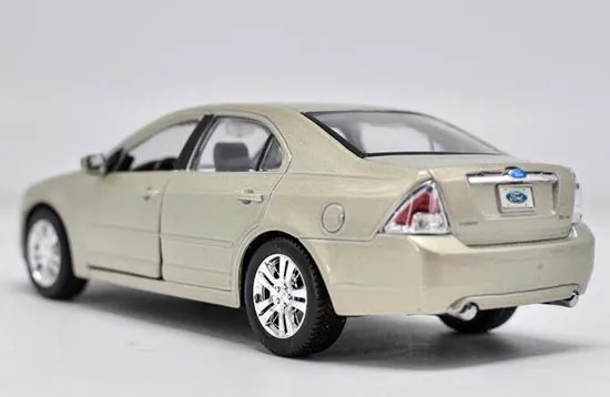 44972 motormax ford fusion diecast