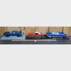 /img/45012-diecast-car-display.webp