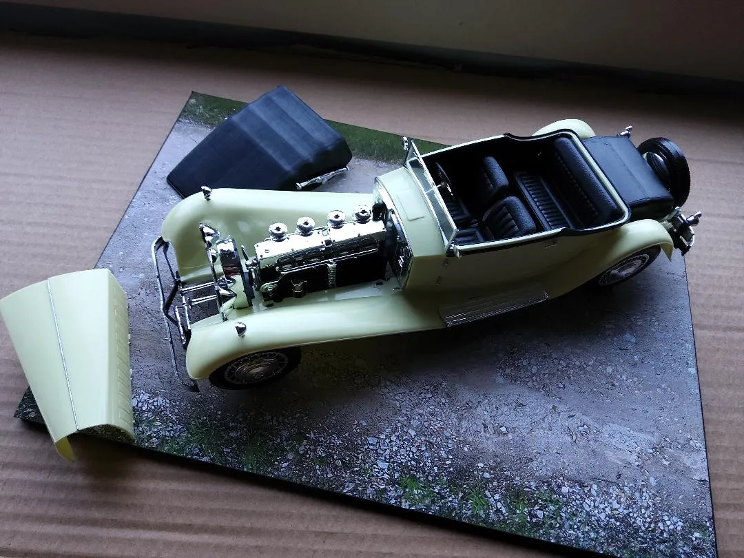 45017 bugatti royale diecast closeup