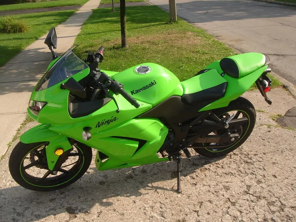 45042 diecast ninja 250 main