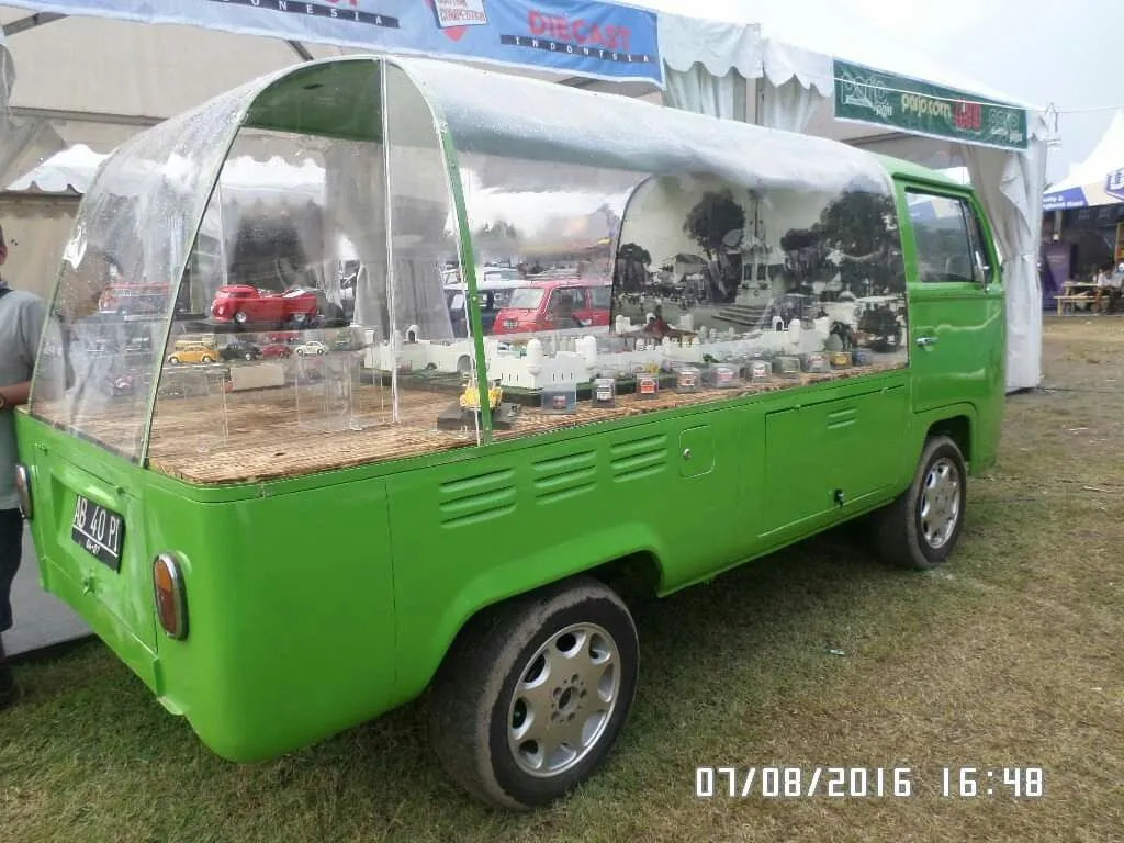 45073 vw kombi diecast model model 1