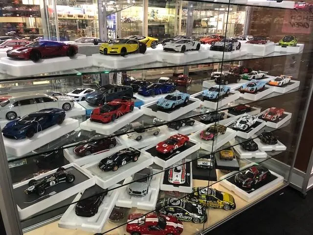 45112 diecast car display